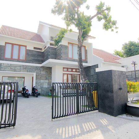 Silas Garden Jogjakarta Buitenkant foto